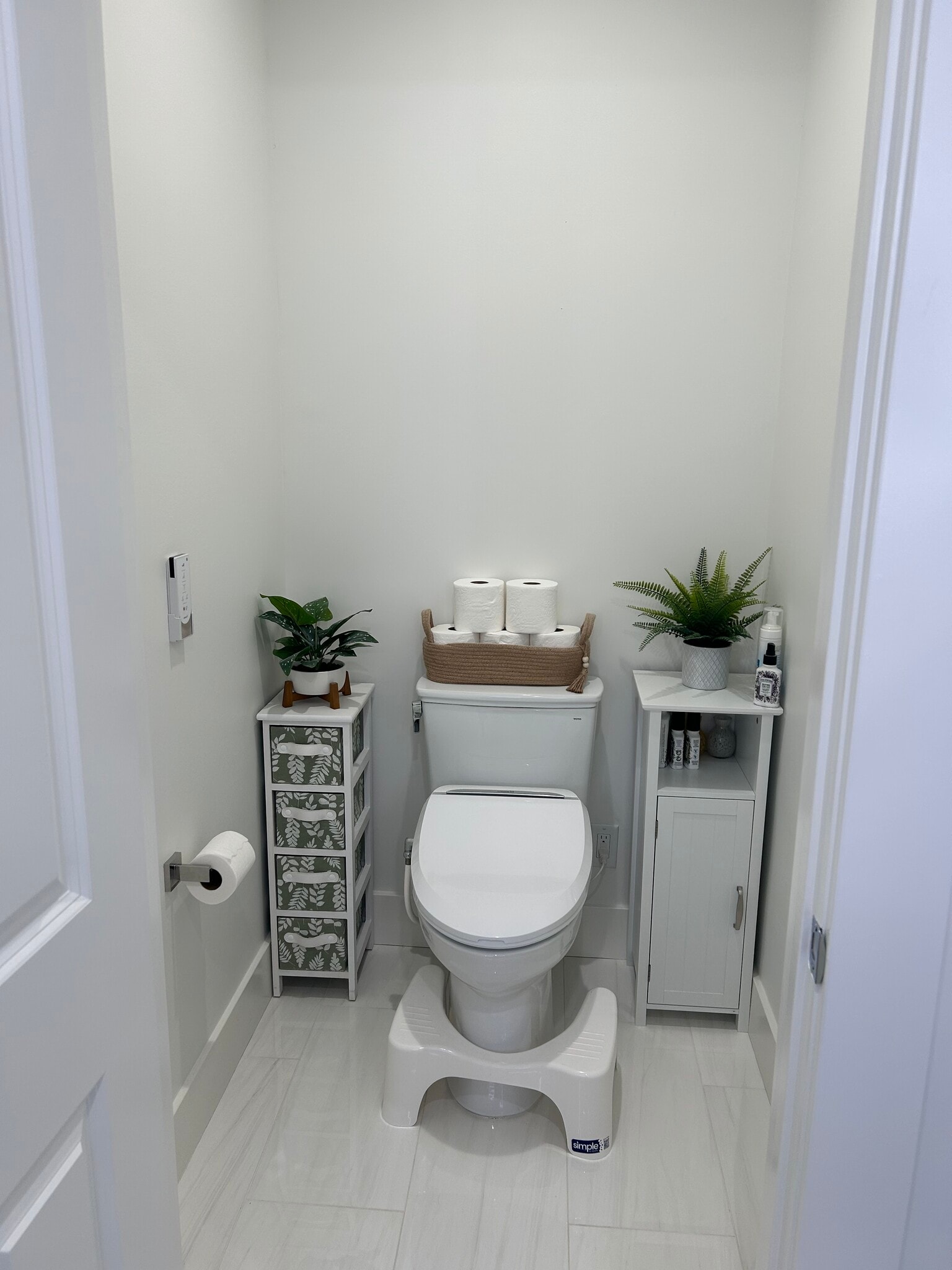 Separate toilet area - 11452 S Marco Polo Ln