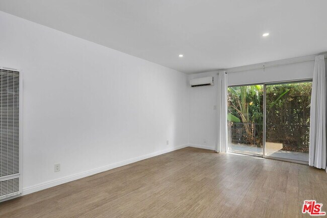 Building Photo - 4431 Don Ricardo Dr