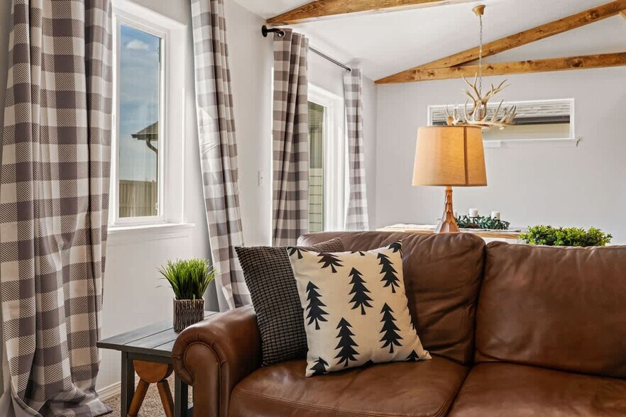 Building Photo - 16757 Ryeland Ave