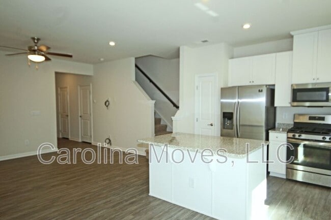 Building Photo - 17 Country Dale Dr