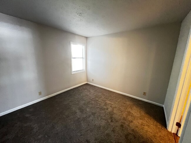 Building Photo - Unfurnished, One Bedroom, First Floor Condo in Myrtle Beach! Available Now!