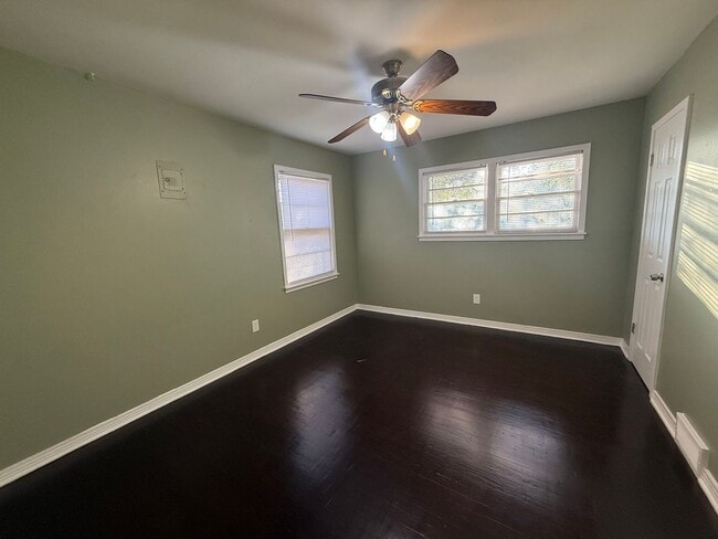 Building Photo - 2 bedroom 2 bathroom house 76116