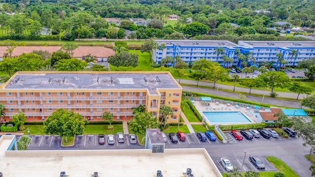 Building Photo - 4723 Lucerne Lakes Blvd