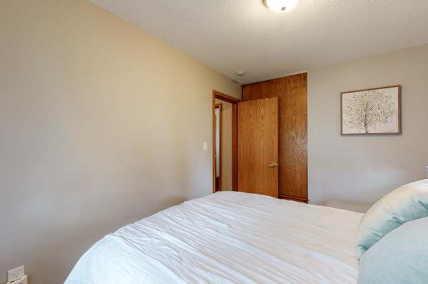 Building Photo - 1106 8th Ave SW