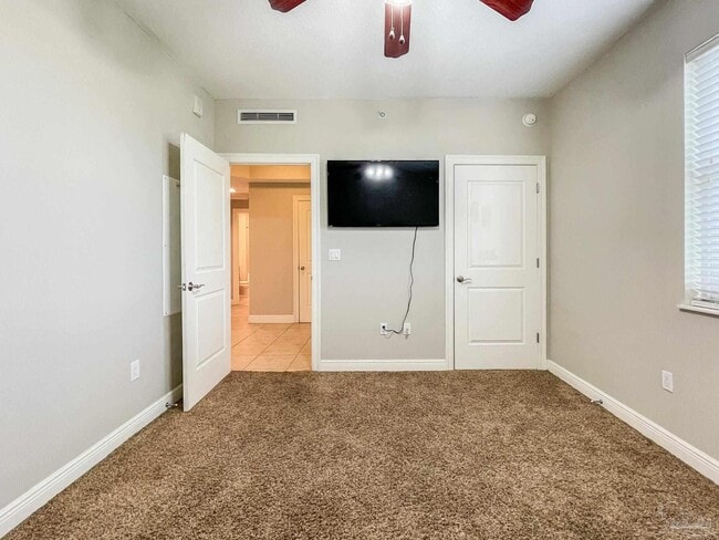 Building Photo - 612 Lost Key Dr