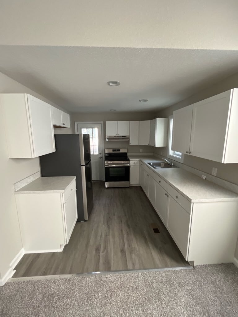Kitchen - 27 Riverview Ave