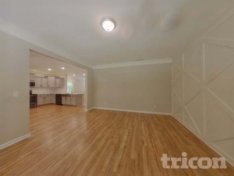 Building Photo - 2480 Marthas Ridge Dr