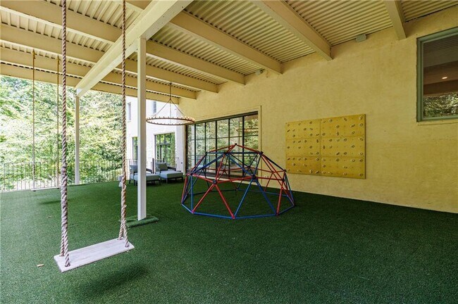 Building Photo - 3570 Knollwood Dr NW