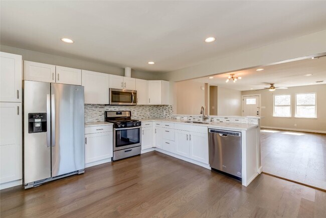 Building Photo - 4702 Bandera Rd