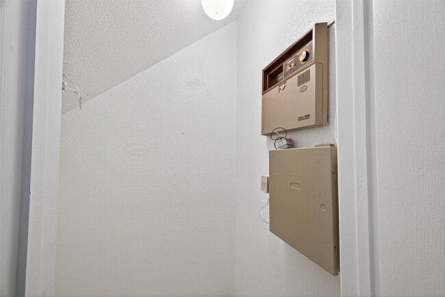 Building Photo - 1114 Augusta Dr