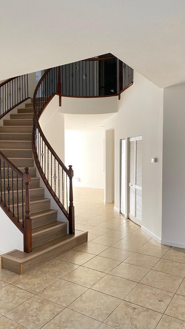 Building Photo - 9814 Shepard Pl