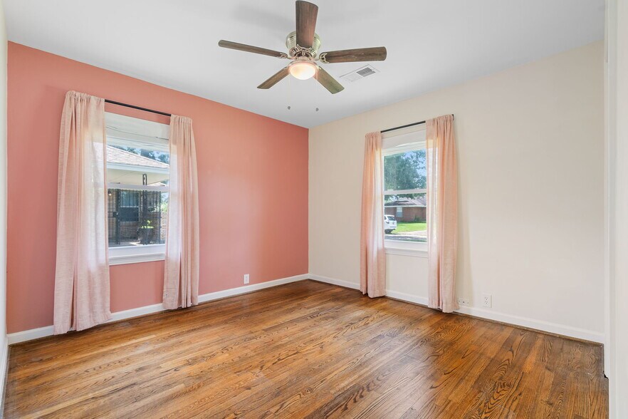 Building Photo - 2206 Stonecrest Dr