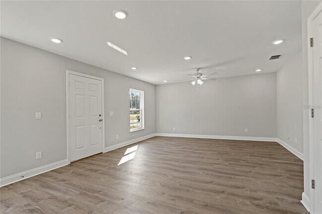 Building Photo - 800 Ware Ave NE