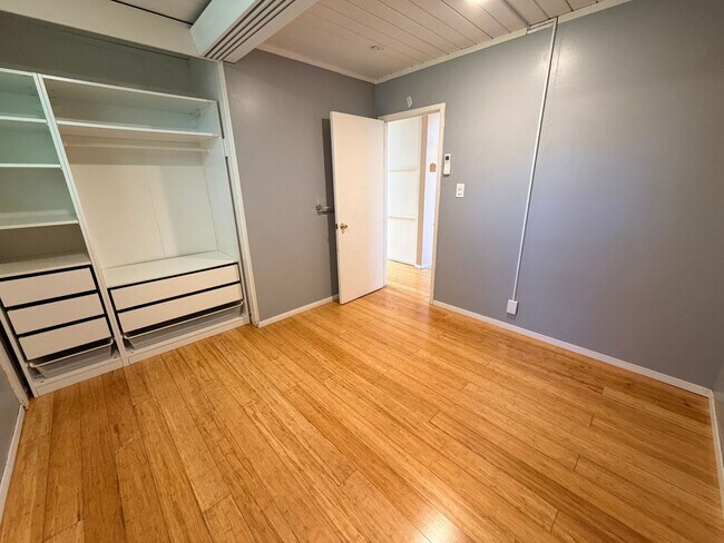 Building Photo - San Mateo 4Bed/2Ba Eichler Home with Putting Green, Vegetable Garden & Designer Finishes