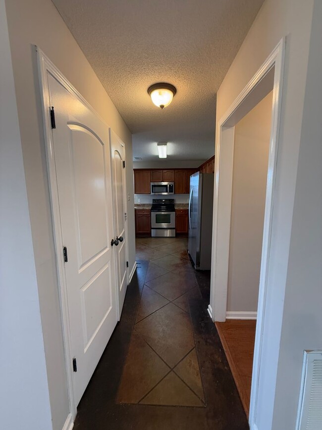Building Photo - BAYOU VISTA RENTAL HOME 3 BED 2 BATH FENCE...