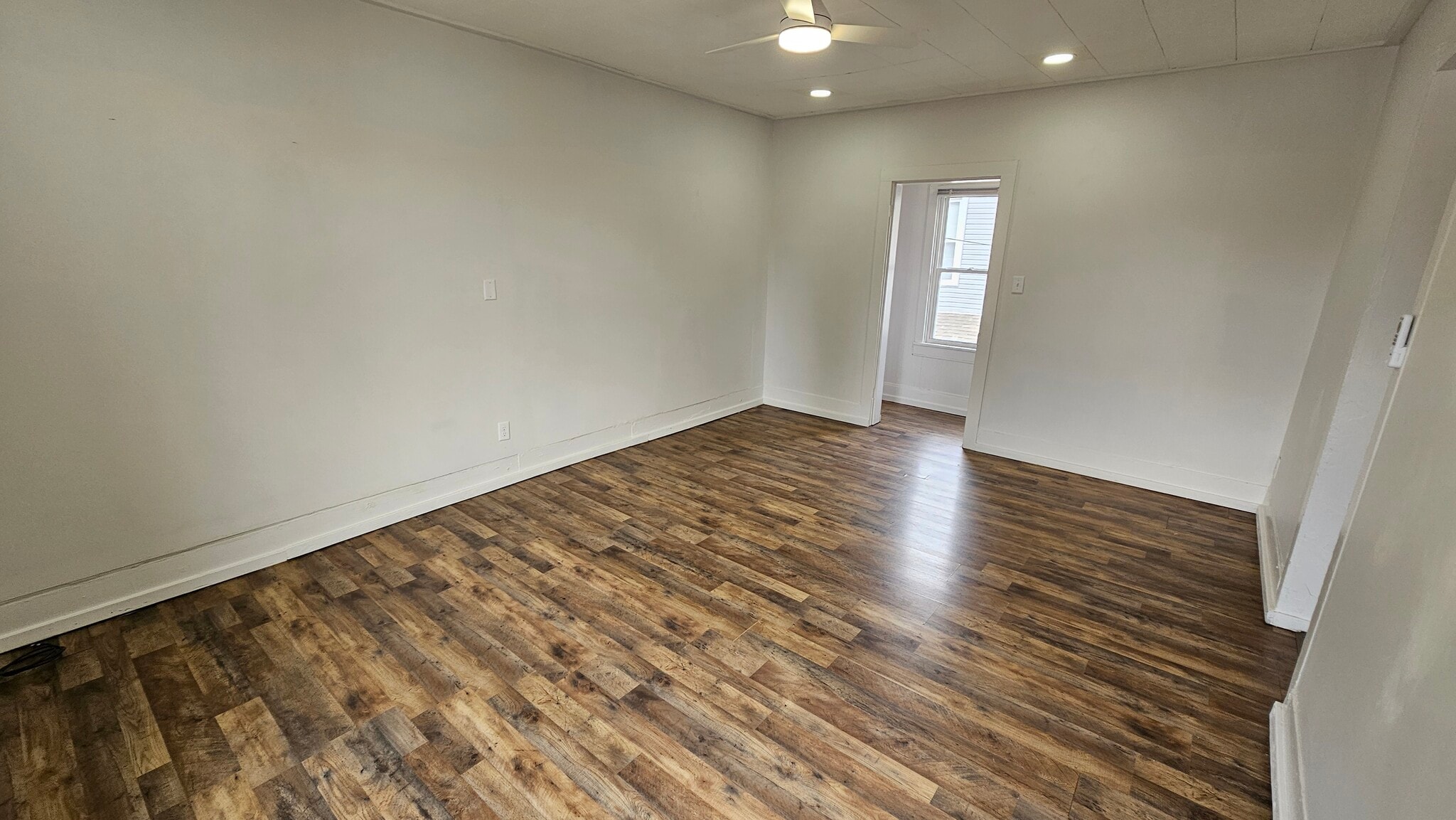 Building Photo - 238 S Maple St