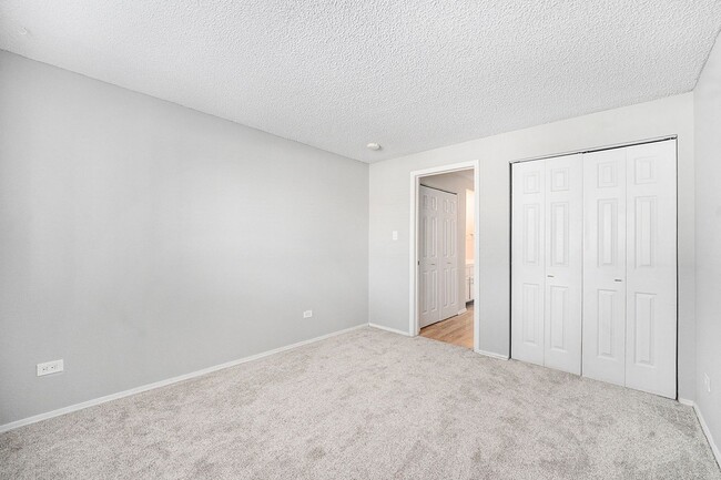 Building Photo - Beautifully Updated Condo In North Denver