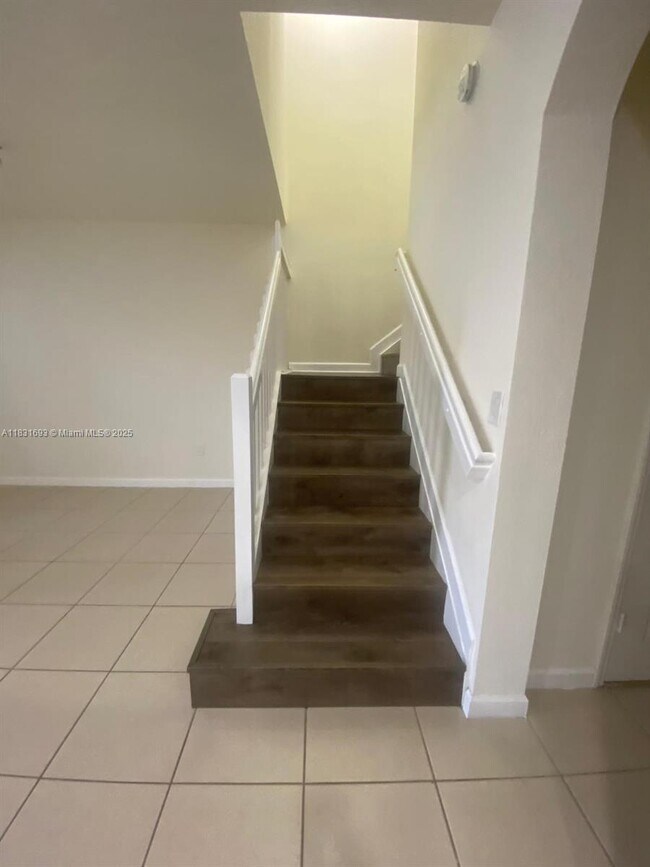 Building Photo - 9408 SW 171st Pl
