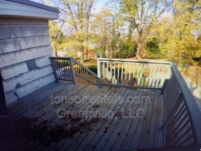 Building Photo - 42 N Garden Cir