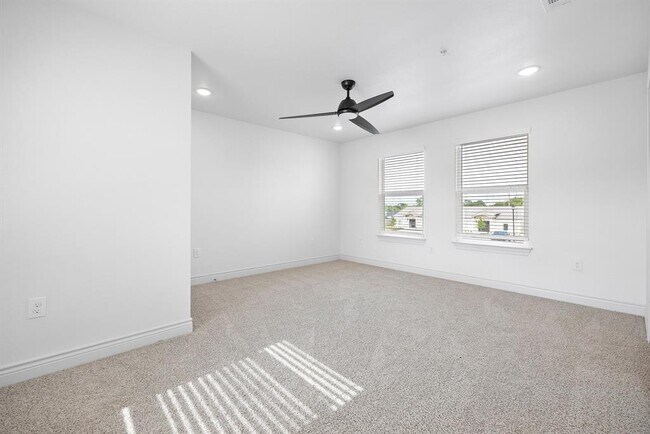 Building Photo - 2105 Tiger Trail