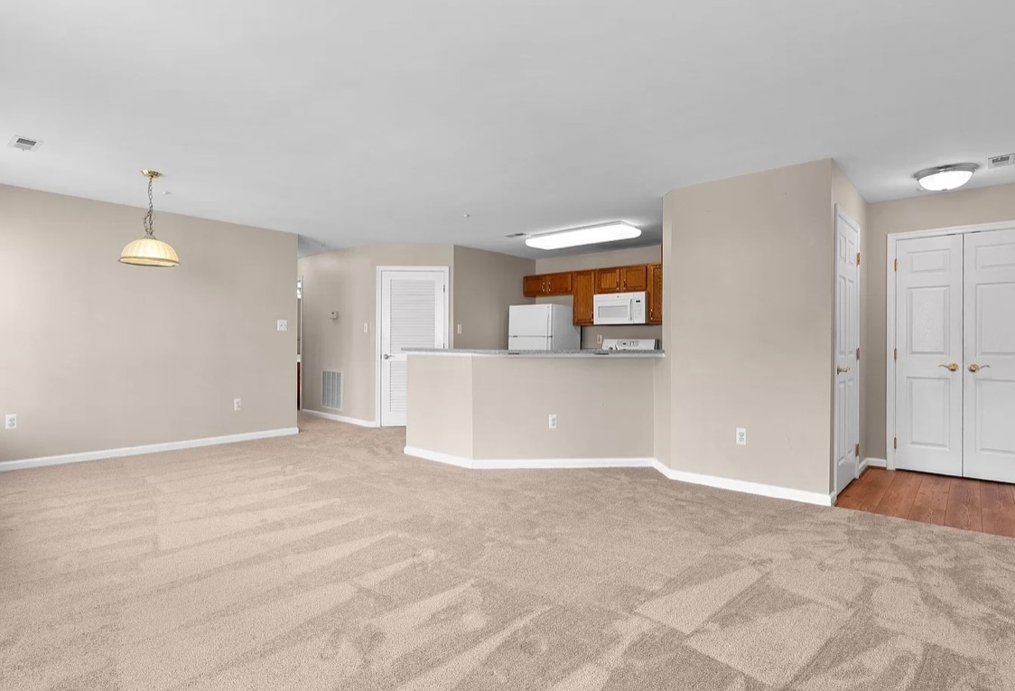 Building Photo - 2010 Starlight Ln