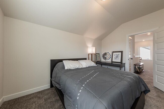 Building Photo - 2812 Sebring Cir