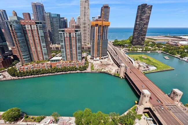 Building Photo - 450 E Waterside Dr