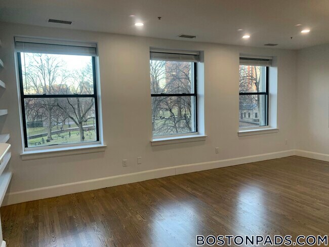 Building Photo - 140 Boylston St