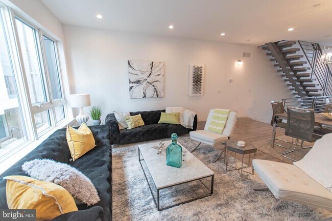 Building Photo - 105 Olive St