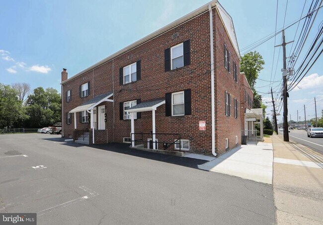 Building Photo - 13 S Black Horse Pike