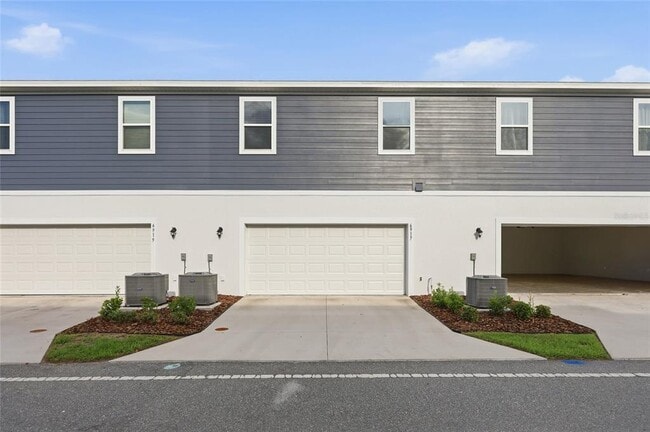 Building Photo - 6917 Five Oaks Dr