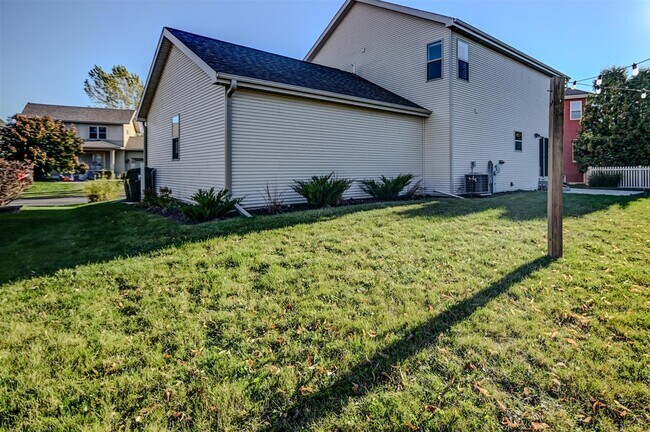 Building Photo - 2633 Koshkonong Way