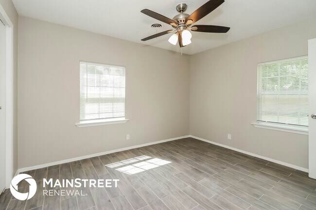 Building Photo - 408 E Inwood Dr