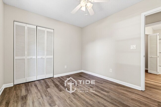 Building Photo - Modern Living in the Heart of West Ashley