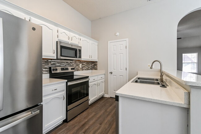 Building Photo - 8519 Cross Point Dr