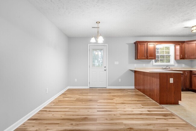 Building Photo - 1626 Autumn Dr