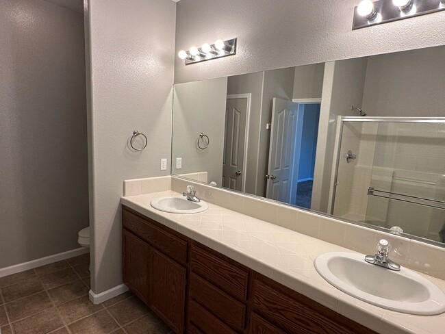 Building Photo - 1912 Mount Whitney Ct