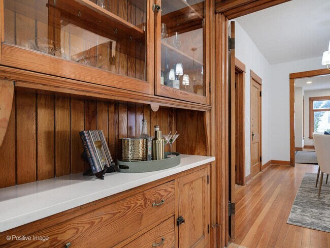 Building Photo - 1415 W George St