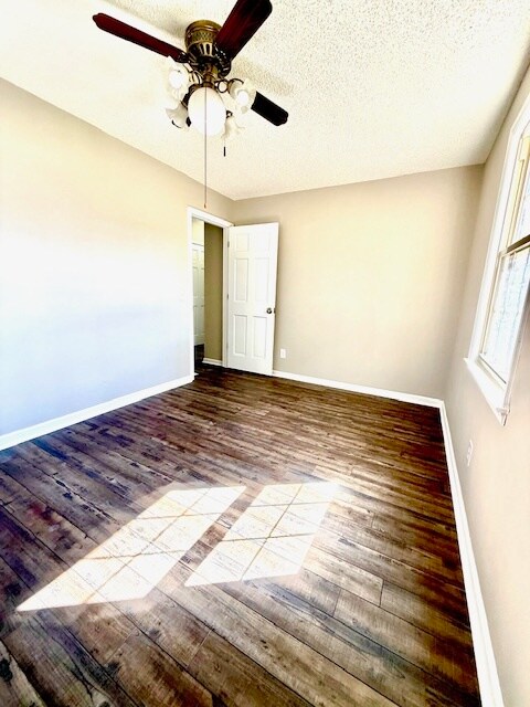 Building Photo - 122 Old Chapin Rd