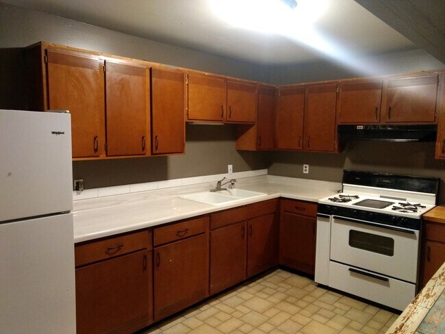 Building Photo - Montana Estates