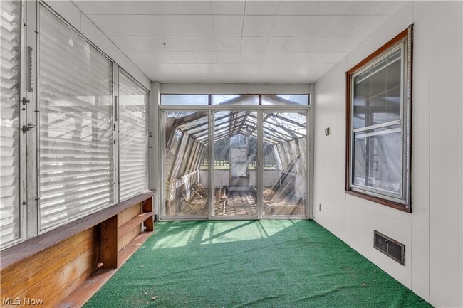 Building Photo - 2150 Glenridge Rd