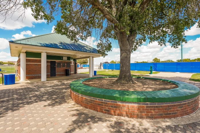 Building Photo - 1005 Meadowbend Dr