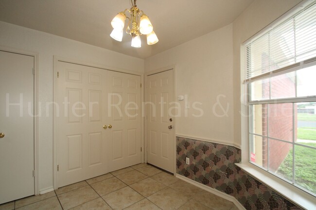 Building Photo - Perfect Four-Bedroom!