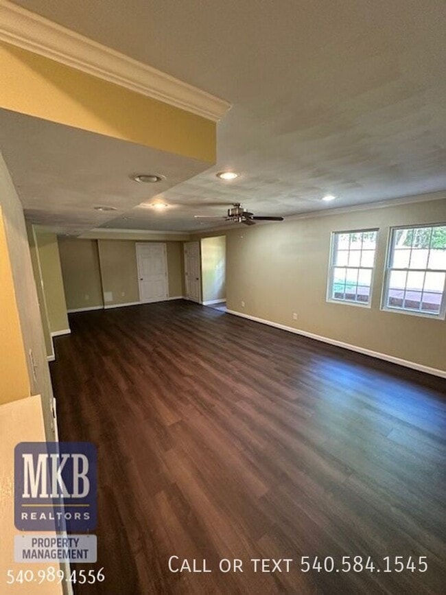 Building Photo - 6564 Monet Dr