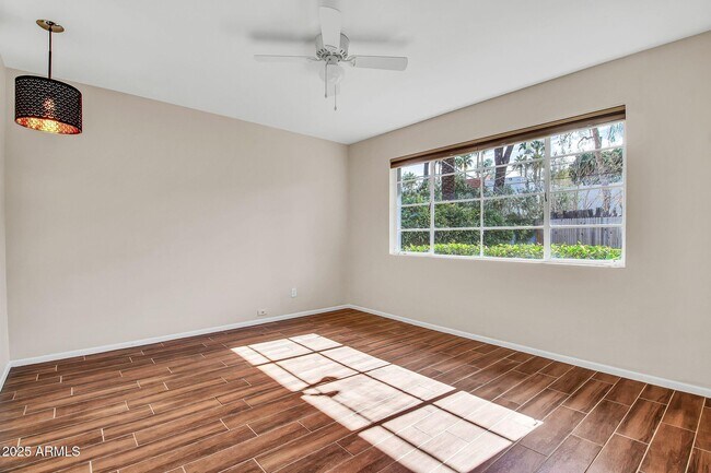 Building Photo - 4623 E Catalina Dr