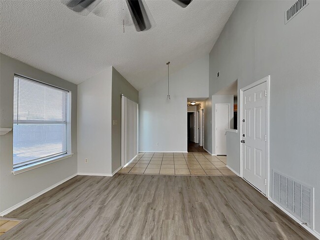 Building Photo - Captivating Single Family Home | 3 BR/2BA | 1-Car Covered Parking | Gated backyard