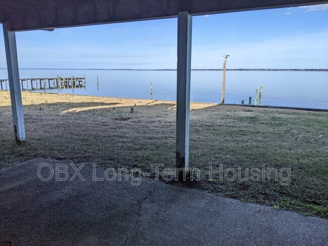 Building Photo - 181 Pine Grove Ln