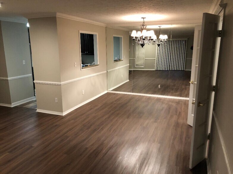 Building Photo - 615 Wynnes Ridge Cir SE