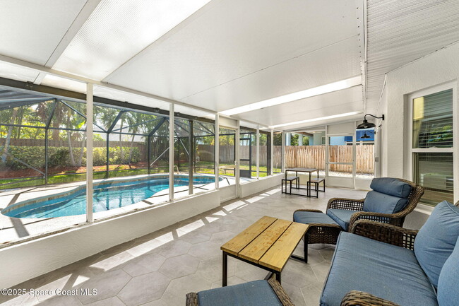 Building Photo - 6765 Angeles Rd