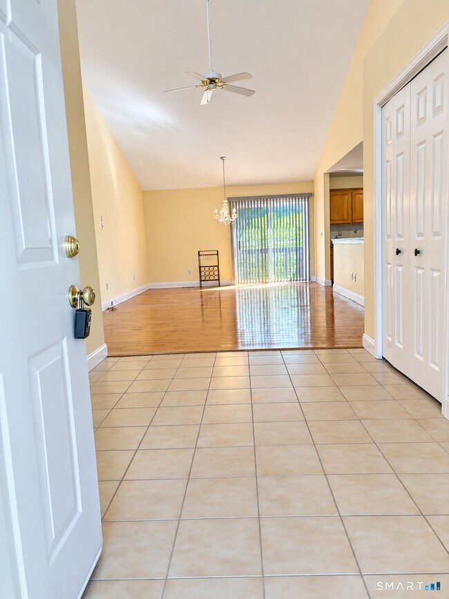 Building Photo - 162 Thistle Pond Dr